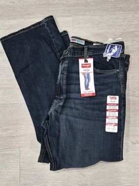 Wrangler Men’s Relaxed Bootcut Jeans - Size 40x30 - New With Tags